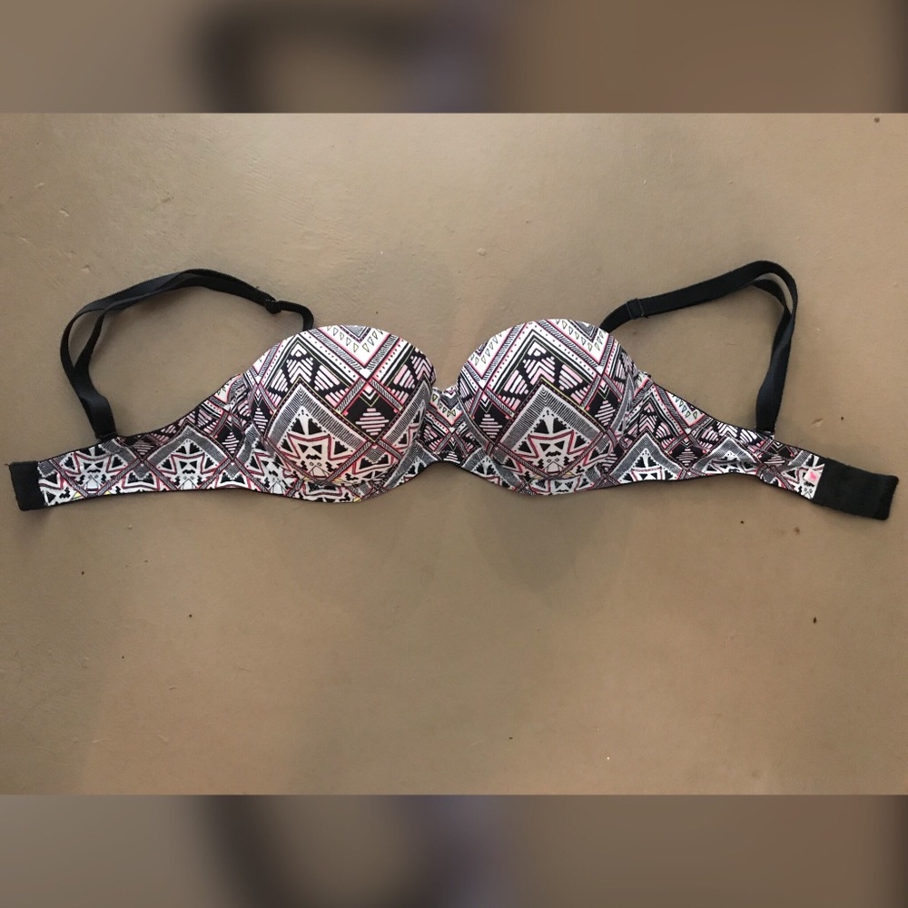 Brand new Victoria’s Secret bra size 32B